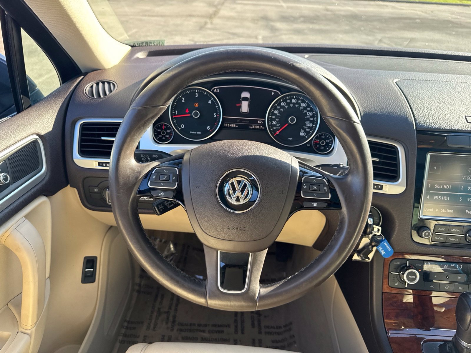 Used 2012 Volkswagen Touareg TDI AWD/4WD image 17