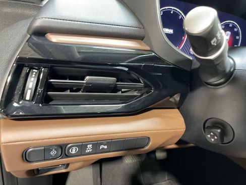 Used 2023 Acura MDX SH-AWD w/ Technology Package image 24