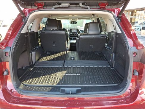 Used 2021 Toyota Highlander XLE image 29