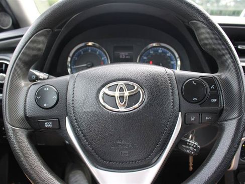 Used 2019 Toyota Corolla LE FWD image 12