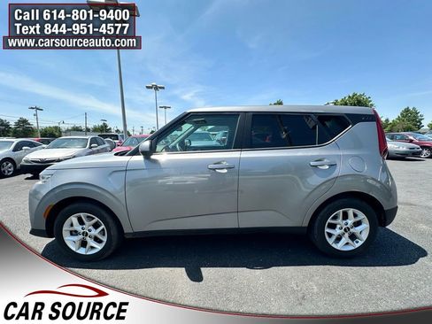 Used 2022 Kia Soul LX w/ Technology Package FWD image 3