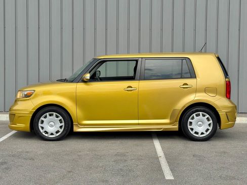 Used 2008 Scion xB FWD image 8