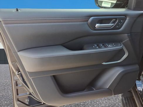 New 2026 Nissan Armada Platinum image 17