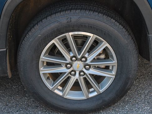 Used 2023 Chevrolet Traverse LT FWD image 10
