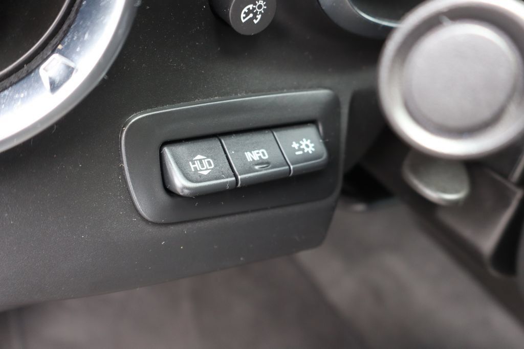 Used 2022 Chevrolet Camaro ZL1 RWD image 16