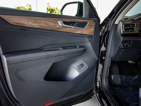 New 2026 Volkswagen Atlas SE image 25