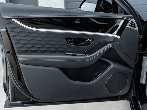Certified 2025 Bentley Flying Spur Plug-In Hybrid AWD/4WD image 22