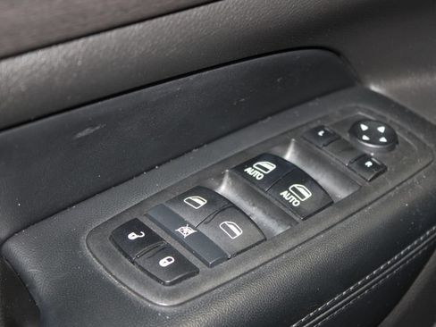 Used 2018 Jeep Grand Cherokee Altitude RWD image 21