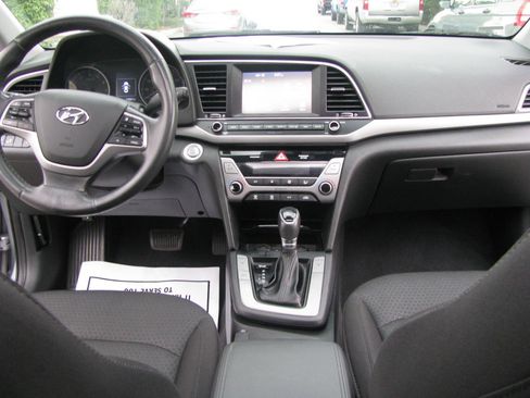 Used 2017 Hyundai Elantra Value Edition FWD image 16