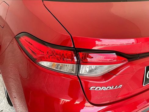 Used 2021 Toyota Corolla LE FWD image 27