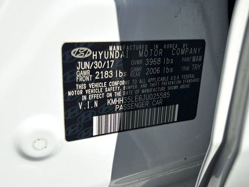 Used 2018 Hyundai Elantra GT FWD image 27