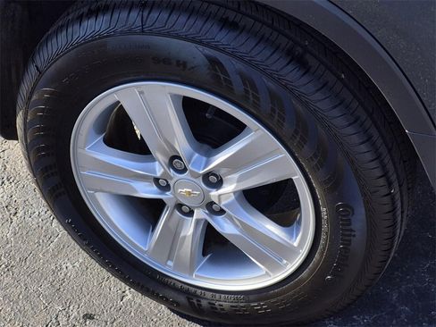 Certified 2022 Chevrolet Trax LT w/ LT Convenience Package image 7