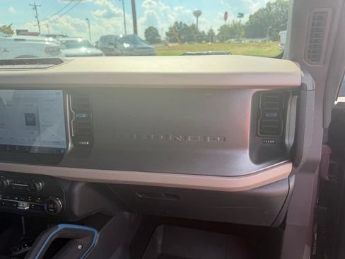 Used 2024 Ford Bronco Wildtrak AWD/4WD image 37