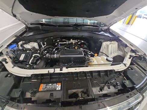 Used 2023 Ford Explorer XLT w/ Equipment Group 202A AWD/4WD image 24