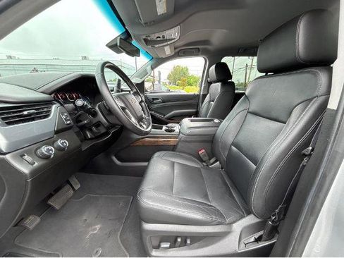 Used 2019 Chevrolet Suburban LT AWD/4WD image 17