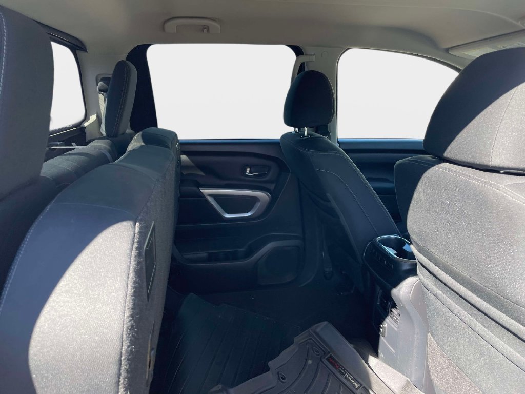 Used 2018 Nissan Titan SV w/ SV Convenience Package AWD/4WD image 12