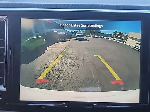 Used 2024 Chrysler Pacifica Touring-L FWD image 6
