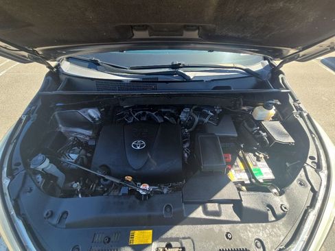 Used 2019 Toyota Highlander Plus FWD image 32