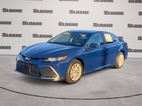 Used 2023 Toyota Camry LE image 1