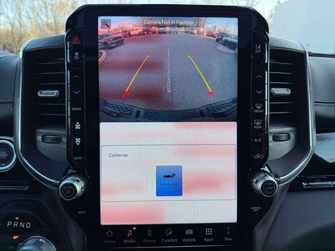 Used 2025 RAM 1500 Laramie w/ Night Edition image 30