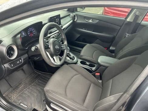 Used 2020 Kia Forte LXS FWD image 19