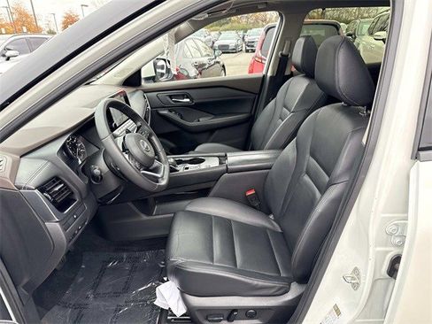 Used 2023 Nissan Rogue SL w/ SL Premium Package image 14