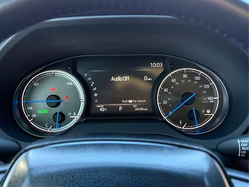 Used 2021 Toyota Venza Limited image 12