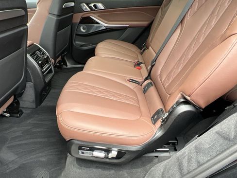 Used 2025 BMW X7 M60i AWD/4WD image 26