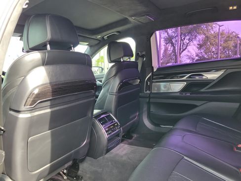 Used 2017 BMW 750i RWD image 16