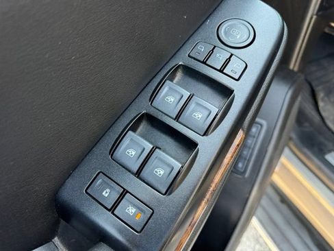 Used 2019 Chevrolet Tahoe Premier AWD/4WD image 10