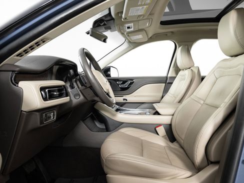 Used 2021 Lincoln Aviator Reserve w/ Class IV Trailer Tow Package image 14