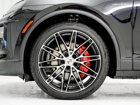 New 2026 Porsche Macan 4S Electric image 32