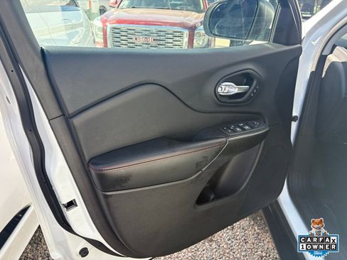 Used 2021 Jeep Cherokee Trailhawk w/ Premium Leather Package image 14