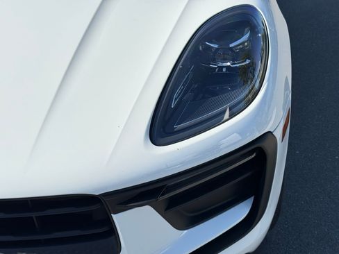 Used 2024 Porsche Macan image 11