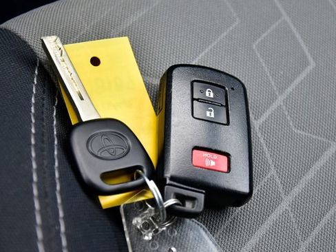 Certified 2021 Toyota Tacoma TRD Sport image 28