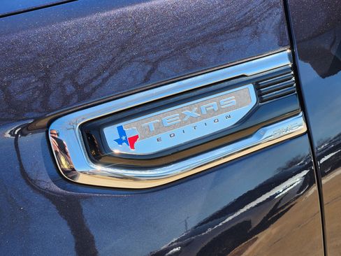 Used 2025 GMC Sierra 1500 SLT image 15