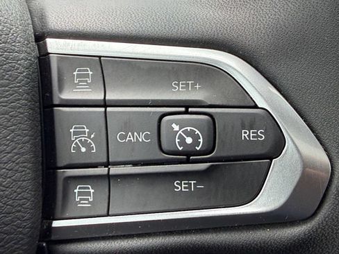 Used 2023 Jeep Compass High Altitude AWD/4WD image 23