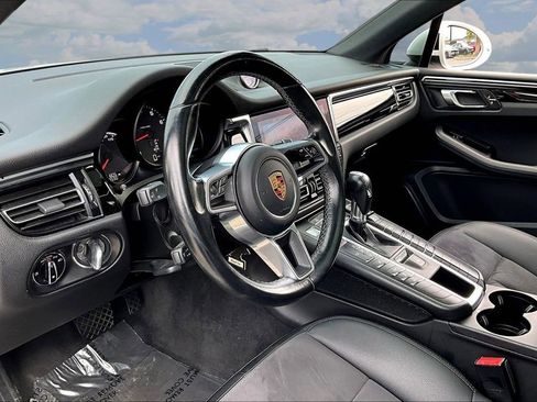 Used 2020 Porsche Macan w/ Driver Memory Package AWD/4WD image 17
