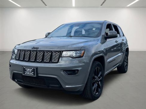 Used 2021 Jeep Grand Cherokee Laredo X image 1