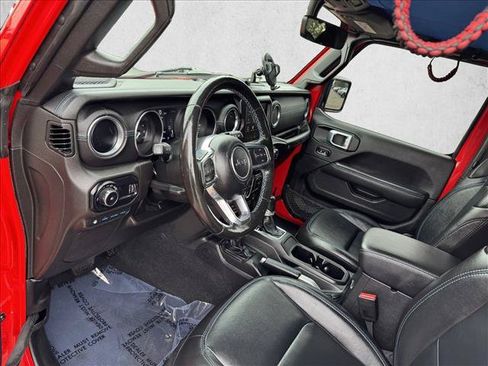 Used 2023 Jeep Wrangler Unlimited Rubicon 4xe w/ Cold Weather Group AWD/4WD image 11