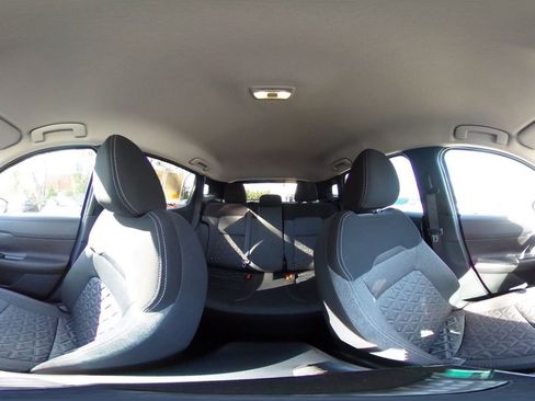 Used 2025 Nissan Kicks SV image 40