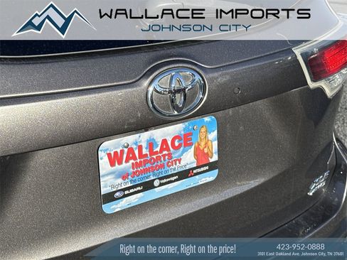 Used 2016 Toyota Highlander XLE image 10