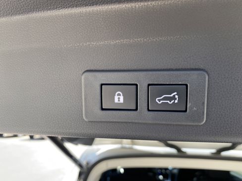 Certified 2022 Subaru Ascent Touring AWD/4WD image 39