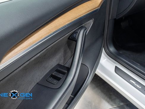 Used 2021 Tesla Model 3 Standard Range Plus image 10