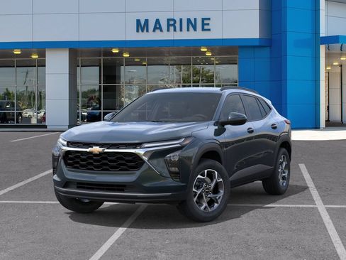 New 2026 Chevrolet Trax LT w/ LT Convenience Package FWD image 6
