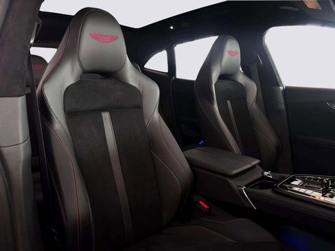 Used 2025 Aston Martin DBX 707 image 13