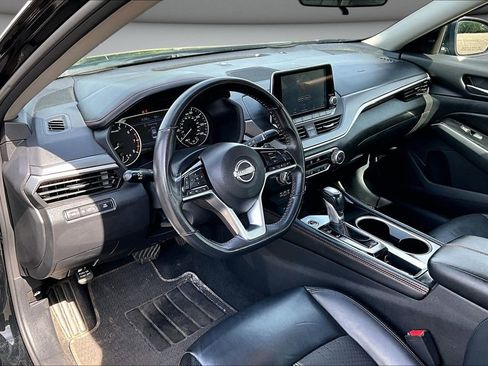 Used 2024 Nissan Altima 2.5 SR FWD image 17