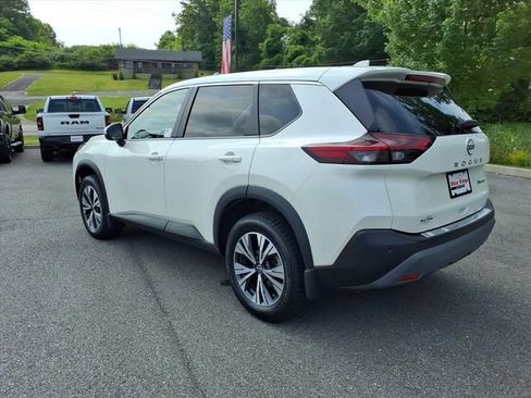 Used 2022 Nissan Rogue SV AWD/4WD image 8