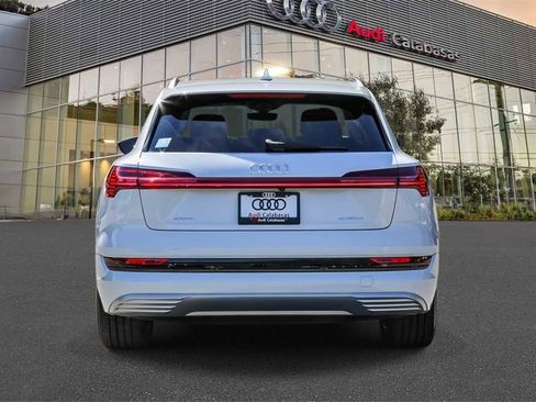 Used 2023 Audi e-tron Premium Plus w/ Premium Plus Package image 3