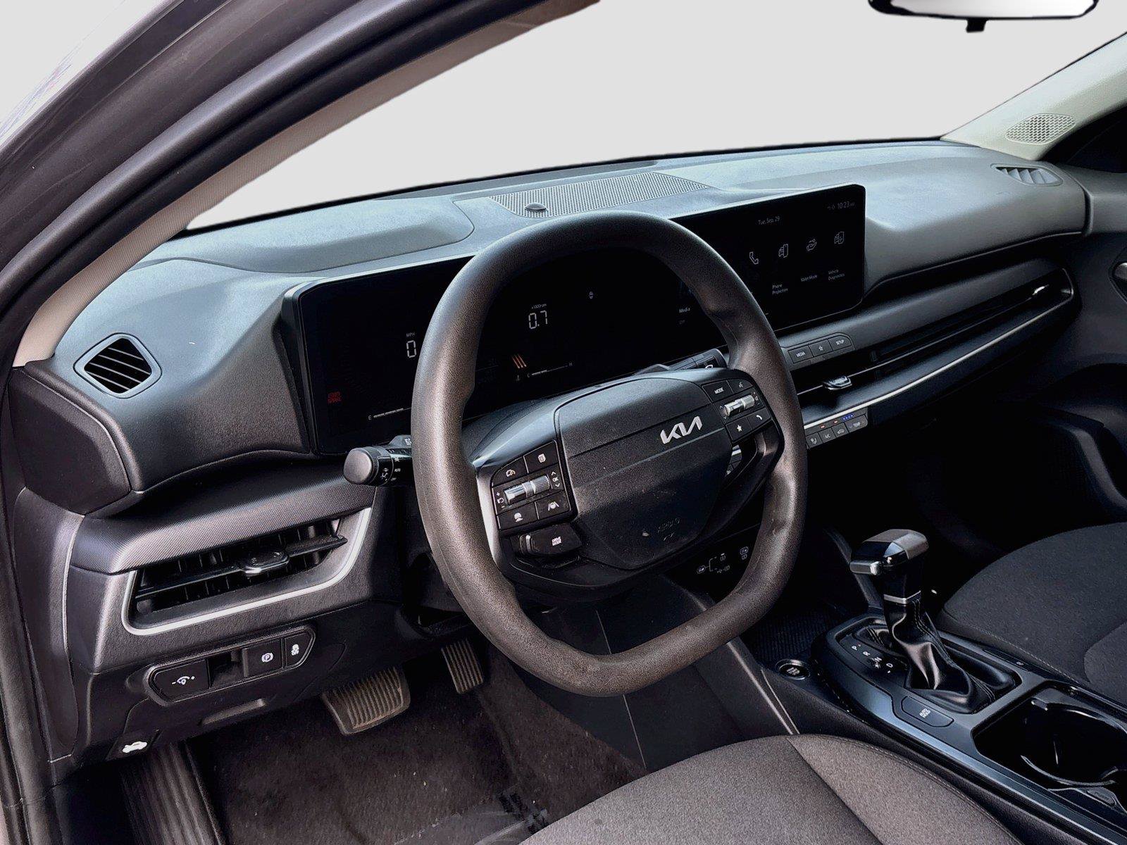 Used 2025 Kia K4 FWD image 9